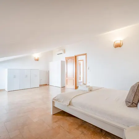 Vb Palmeras 4bdr Duplex